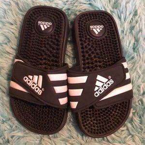 Kids Adidas Black and White strap size 13